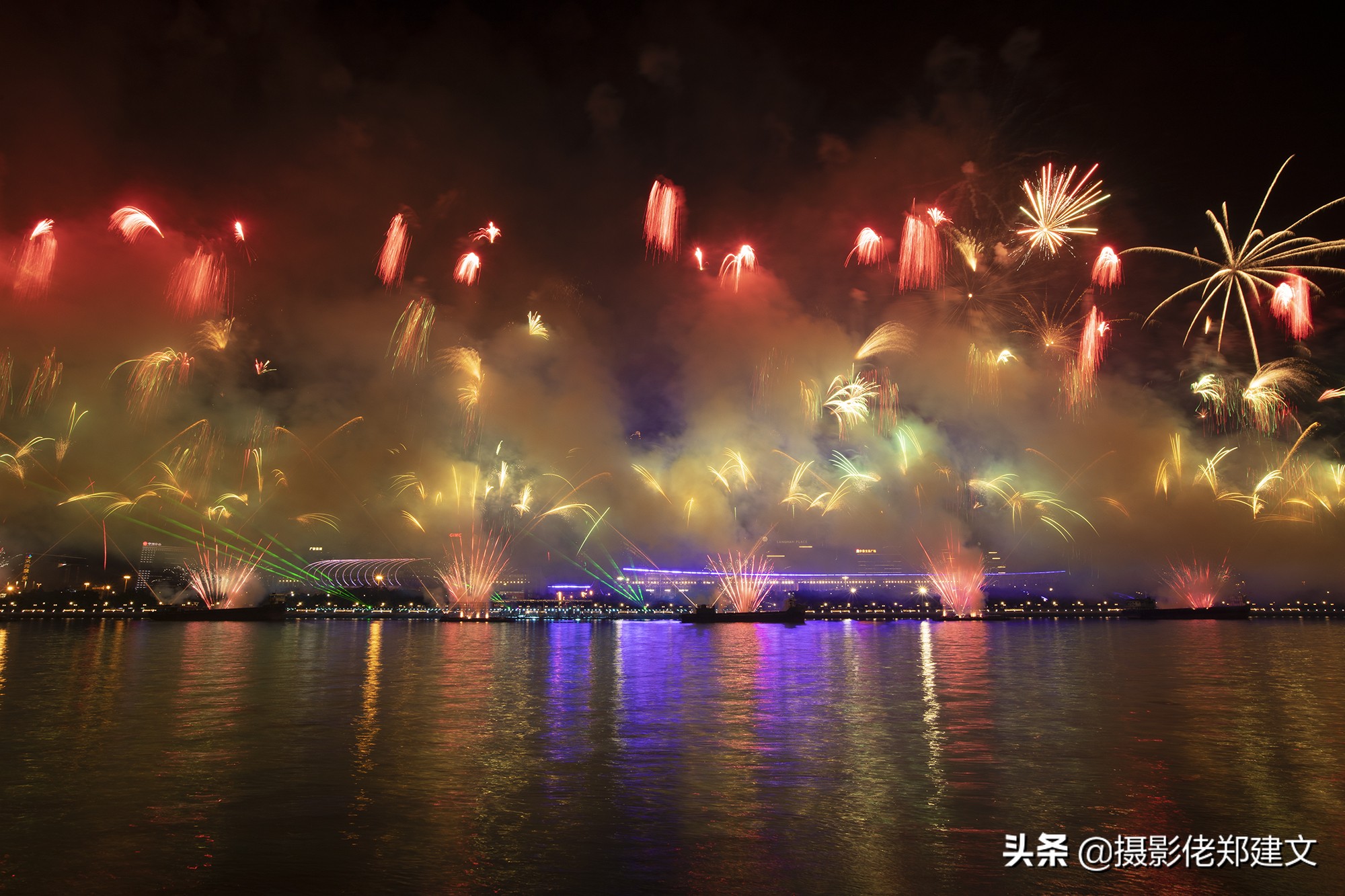 广州市70周年烟花汇演,70周年联欢晚会烟花视频