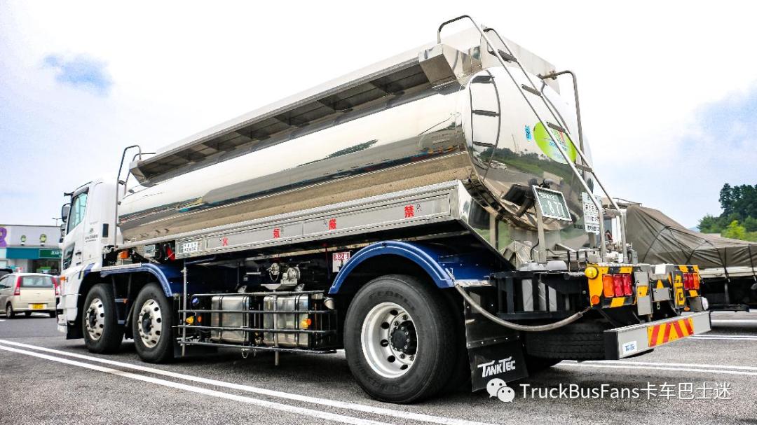 日本高速公路服务区随拍！卡车居然都这么帅