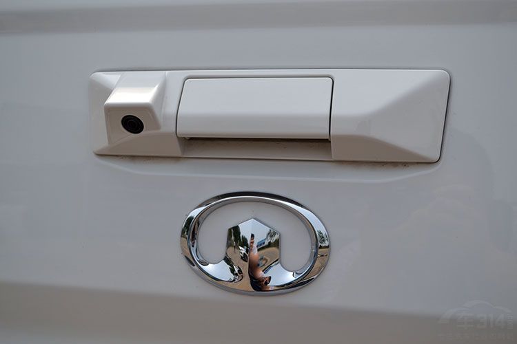 19款长城皮卡风骏7越野视频,中国生产的6驱皮卡