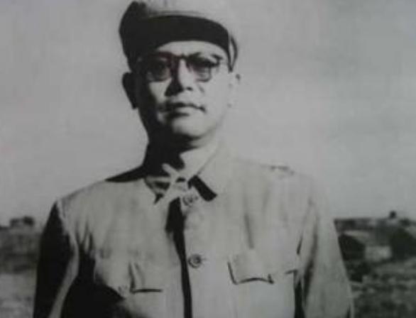 24岁成军级干部，他说自己一切都是学来的，44年后，他成为正国级