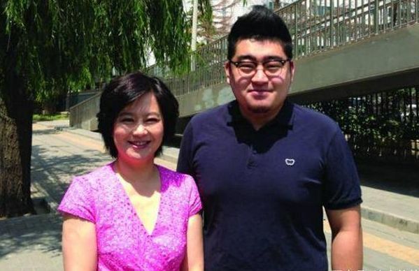 54岁鞠萍近期视频,鞠萍二婚的照片