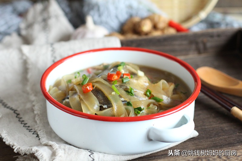 吃鱼补脑还是吃核桃补脑,吃鱼营养高还是猪肉营养好