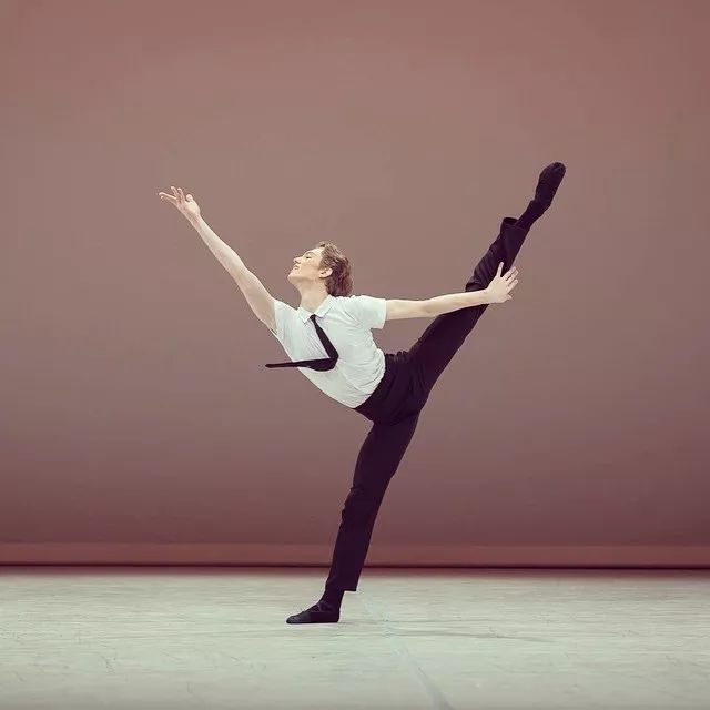 芭蕾朱利安,芭蕾精灵朱利安