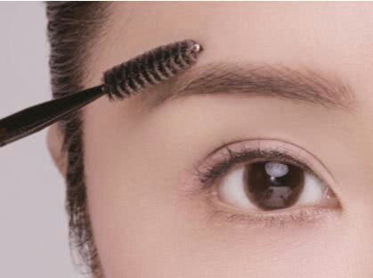 佟丽娅同款淡紫色眼妆怎么画,陈数同款烟熏眼妆