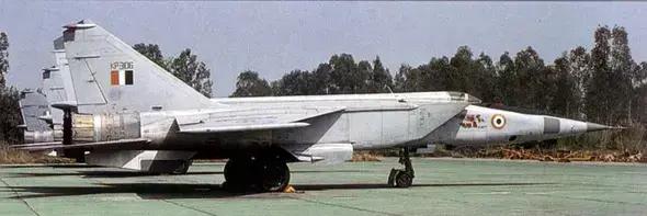 *藏西**上空的狐蝠梦魇