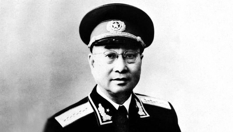 鲁迅都为*共中**作出过哪些贡献，被陈赓称为“特殊的情报员”？