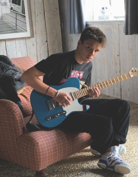 贝克汉姆儿子啃老吗,贝克汉姆和三个帅气儿子