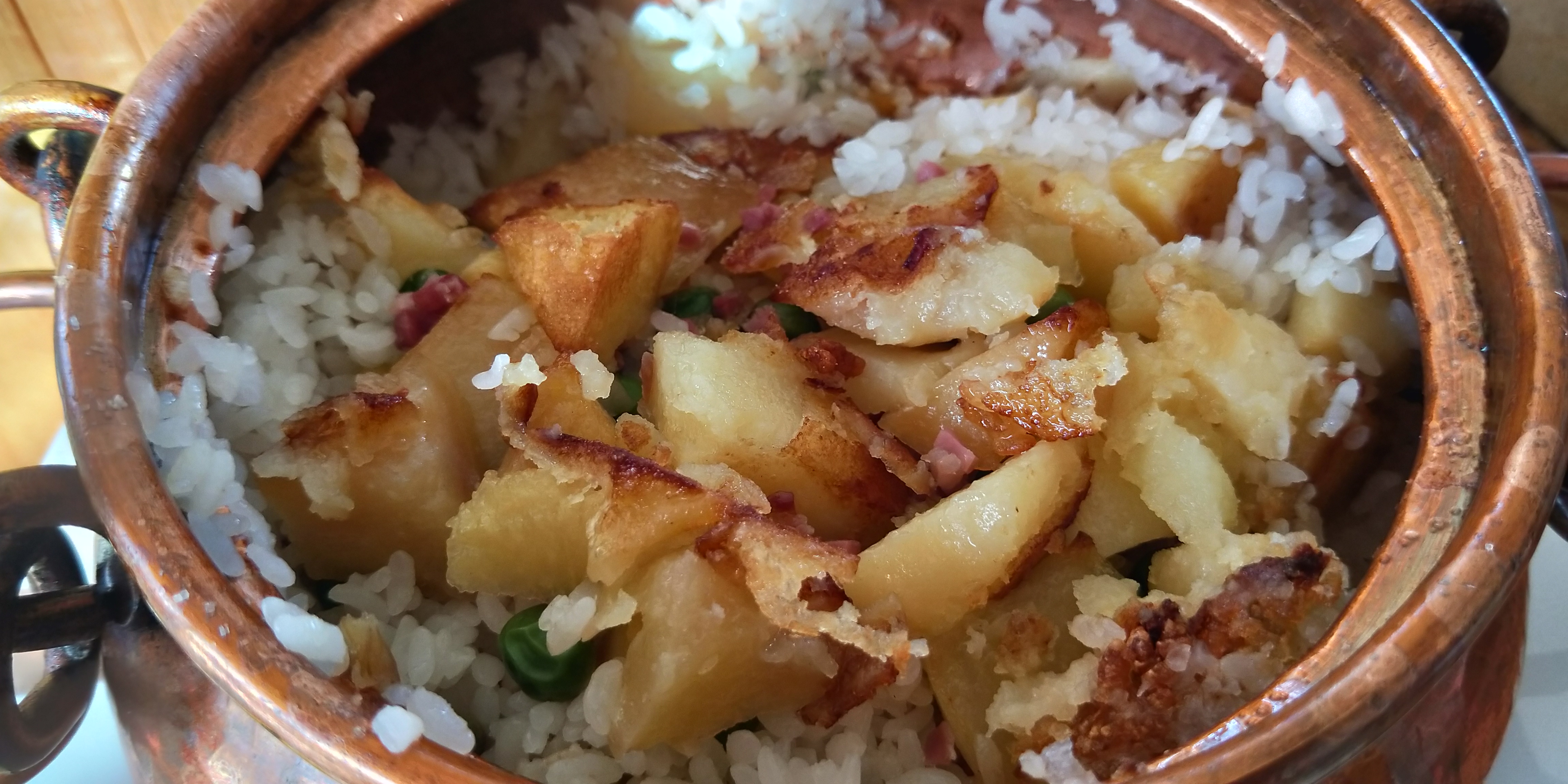 抚仙湖石锅桂花鱼,抚仙湖石锅鱼推荐最地道