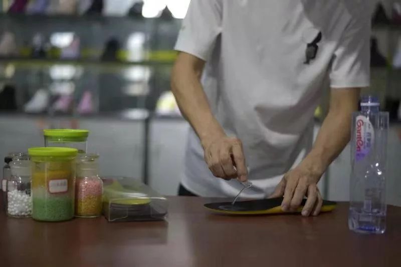 莆田用真鞋直播卖假鞋,莆田假鞋事件背后