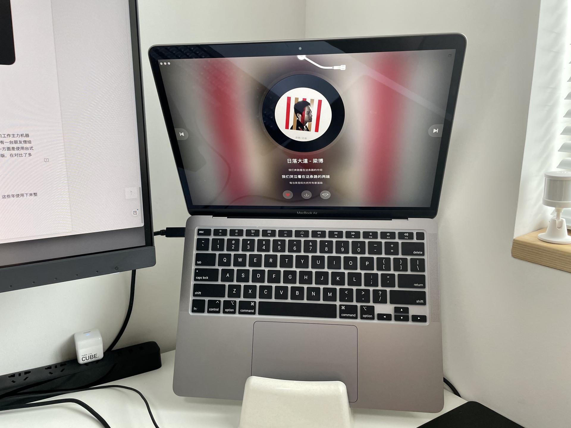 舒适、高效、护眼——业余撰稿人的“平民”桌搭方案