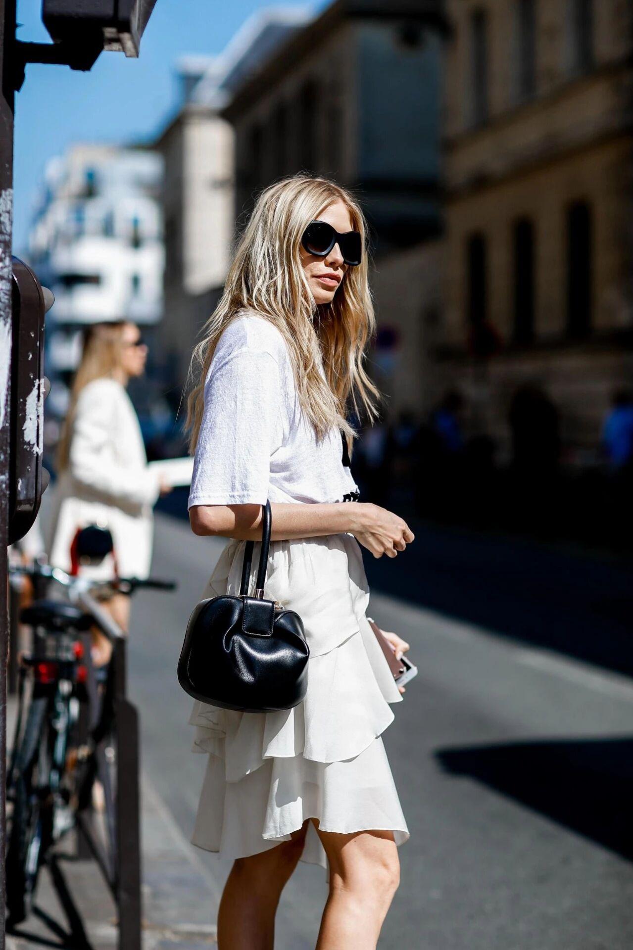 40岁不适合穿哪一种裙子了,女人过了50岁别穿几种裤子