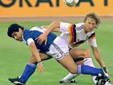 回忆球王马拉多纳,一代球王马拉多纳传奇