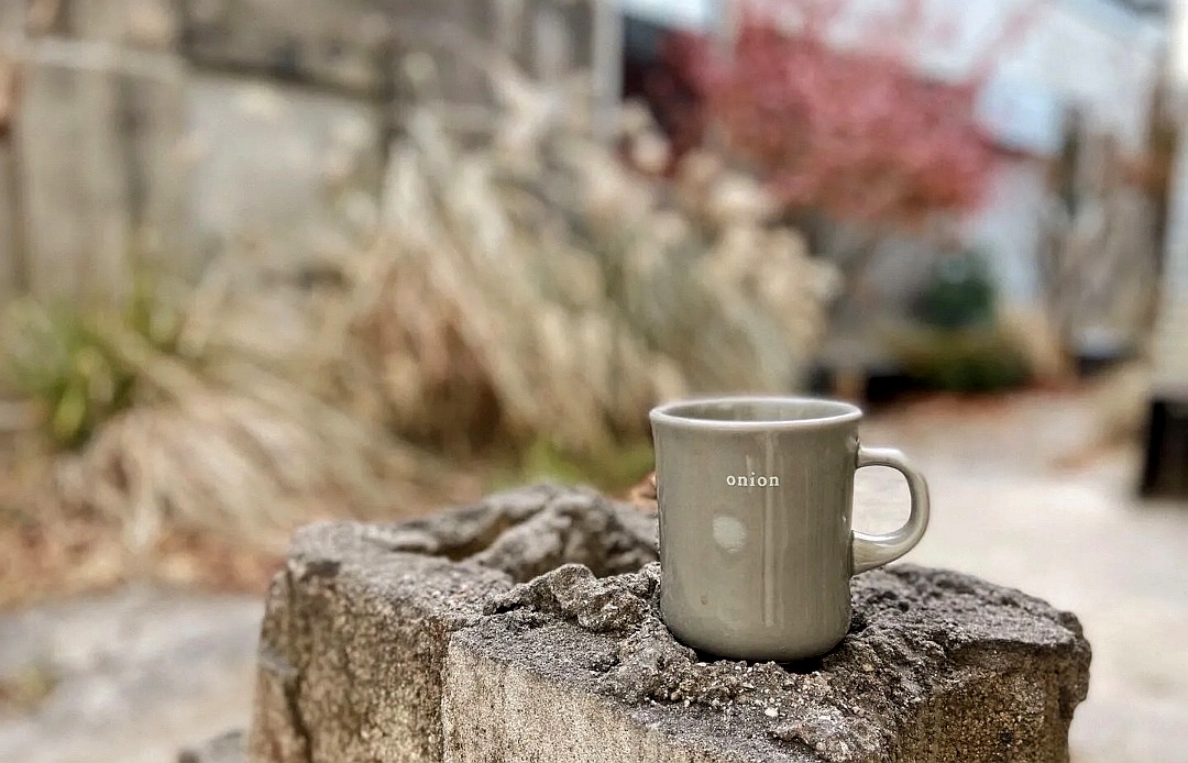 韩国网红设计师，把旧厂房改导致咖啡烘焙店，开这样的店真幸福