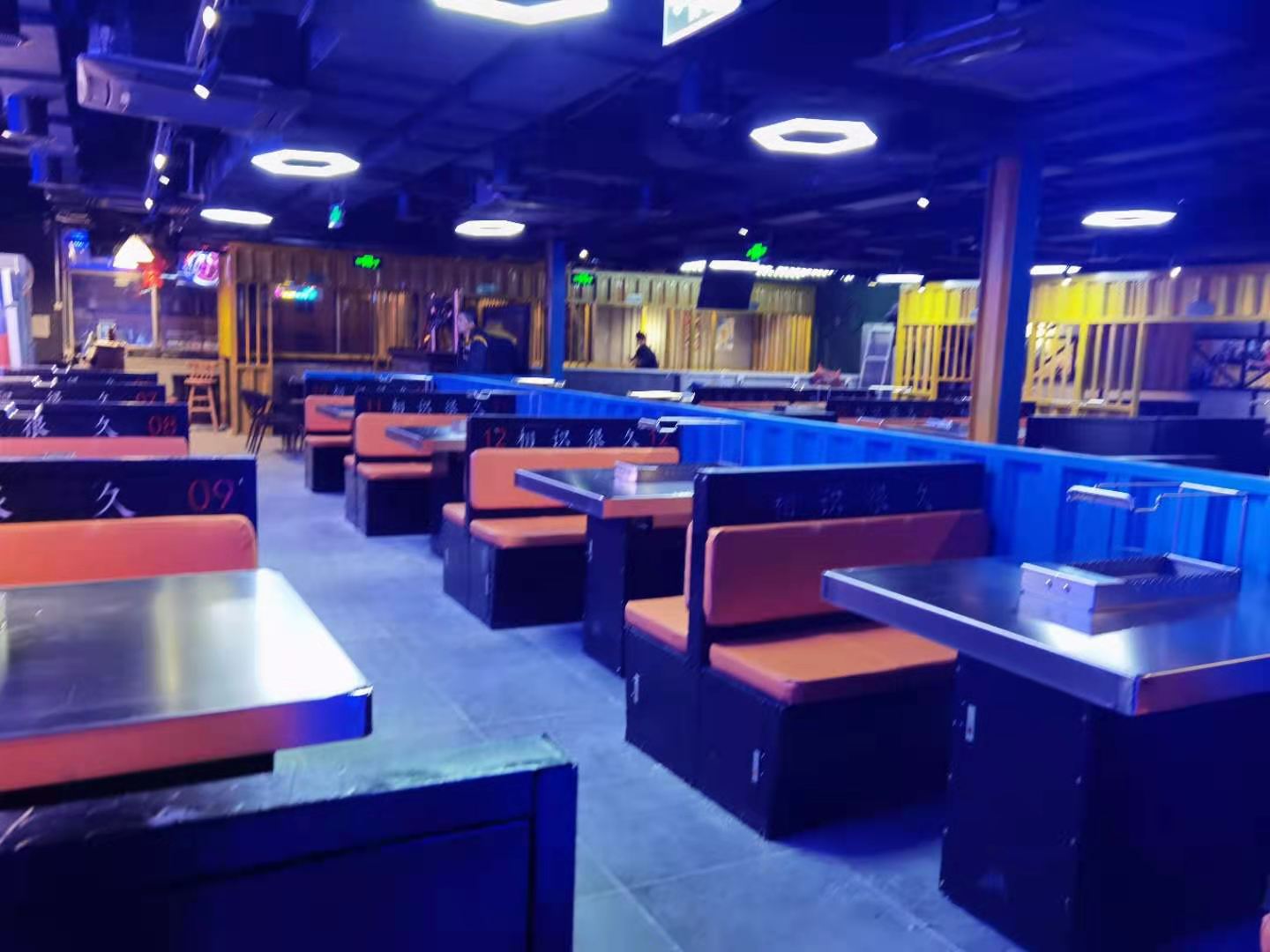 新手开烧烤加盟店赚钱吗,开特点烧烤加盟店的经验