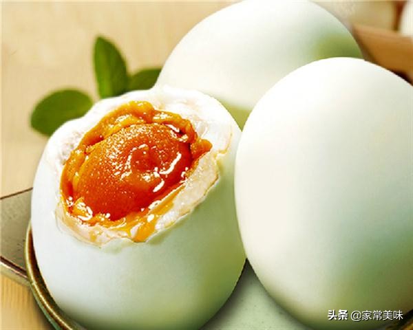 咸鸭蛋腌制方法流油咸度适中,腌咸鸭蛋方法一看就会