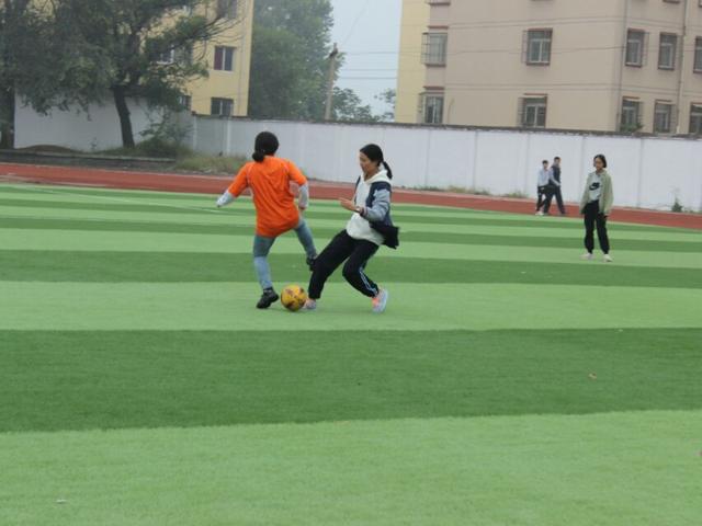 义马英山国际学校足球比赛,第二届校园体育文化节开幕式