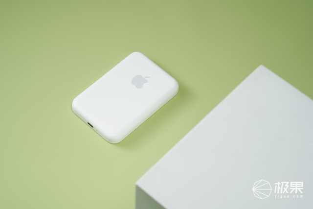 苹果的magsafe外接电池充电快吗,magsafe外接电池只支持iphone12吗