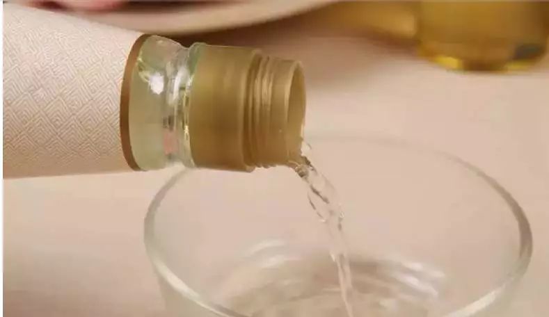 饮水机桶子里面脏怎么洗得干净,家用饮水机如何彻底清洁