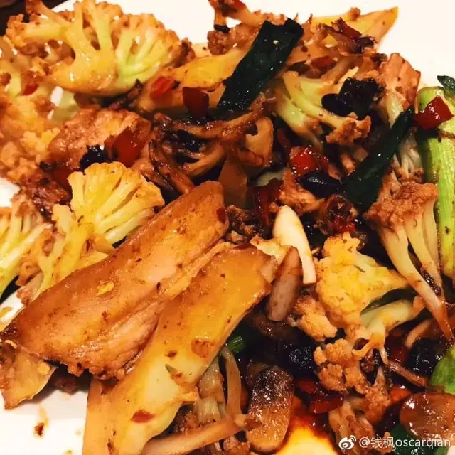 钱枫变身美食吃播，大口吃肉，难怪昔日帅少年，已胖到二百多斤