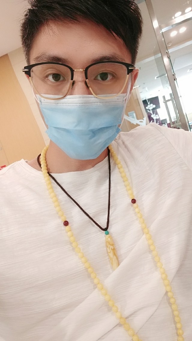 佩戴琥珀蜜蜡对身体有什么好处,佩戴蜜蜡的好处