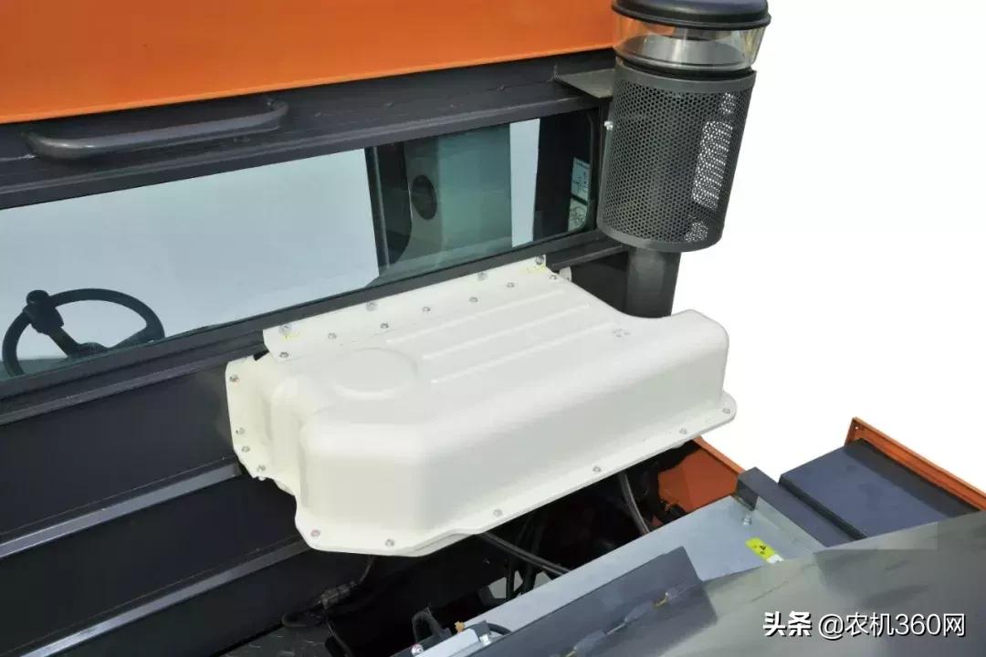 自走式双行玉米收获机多少钱一台,久保田1408玉米收获机新车多少钱