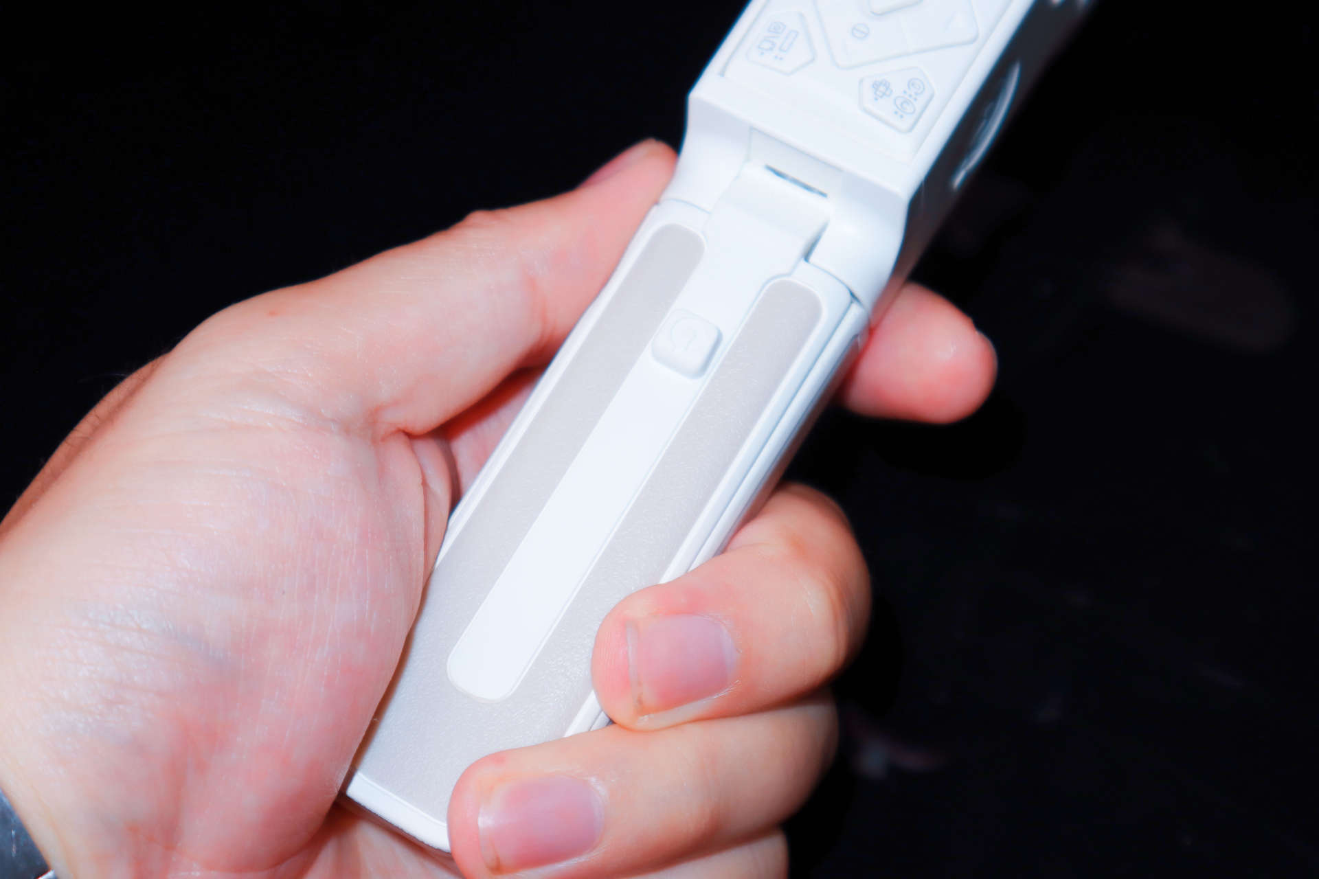 这才是自拍杆的完美形态，它就是浩瀚卓越小Q稳拍杆，不服来战