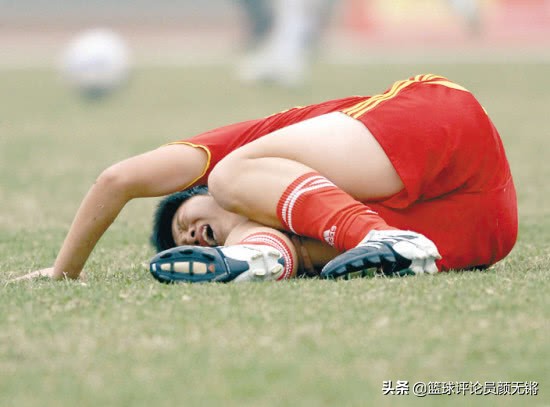 女梅西踢足球,女梅西