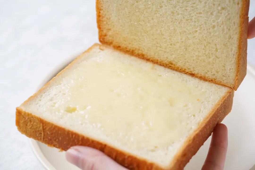 草莓漏奶华，一个没有感情的草莓吃货