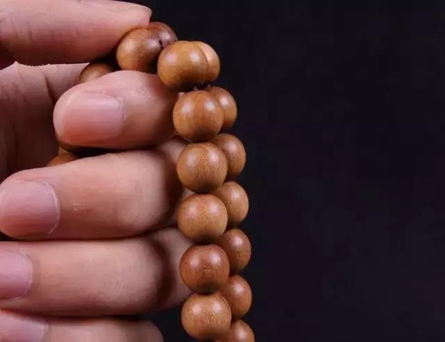 木质手串能直接用手盘吗,木质手串怎么盘才能快速包浆