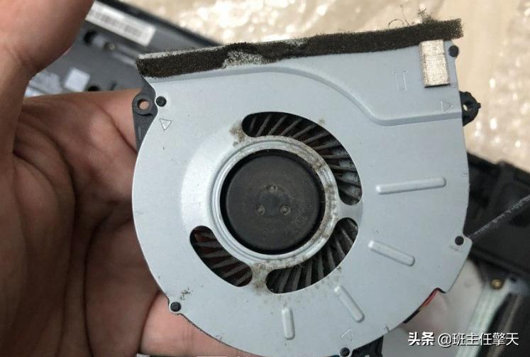 联想笔记本清理灰尘技巧+修理断裂的螺丝柱