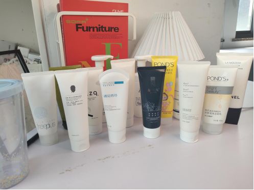 洗出黑头洗面奶实测,最好的学生去黑头洗面奶