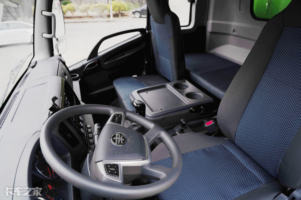 18年解放牌虎vh汽车130马力4米2,解放虎vh180马力4.2米高栏报价