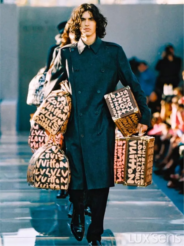 lv品牌故事简短介绍,lv时尚帝国故事