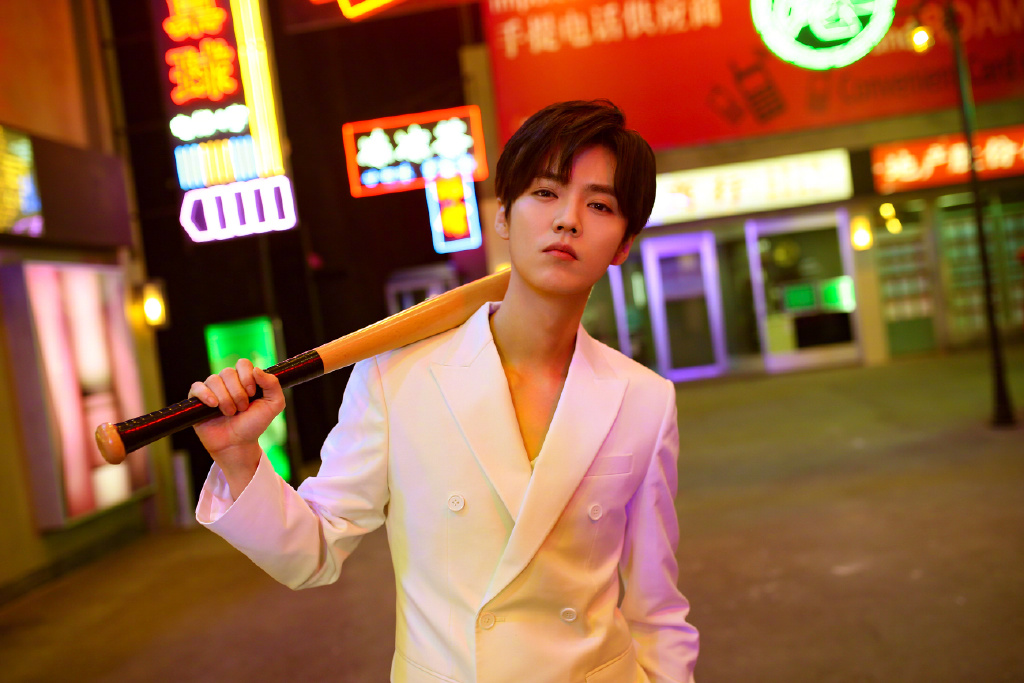 鹿晗惊艳造型,鹿晗赌神造型