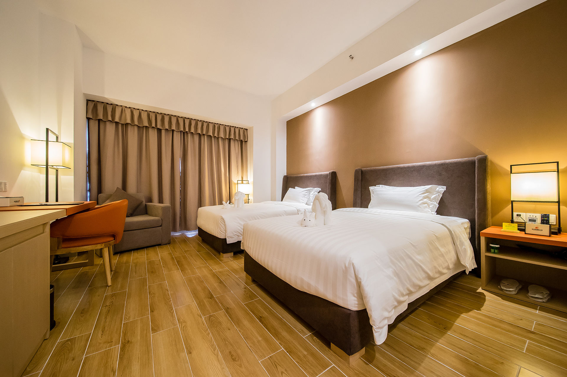 广州长隆熊猫酒店2天1夜亲子游,广州长隆双乐园4晚游