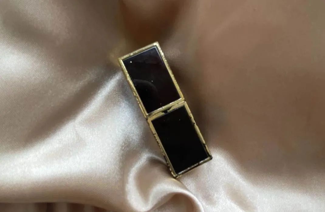 入了这只口红后，突然觉得TF的口红不香了