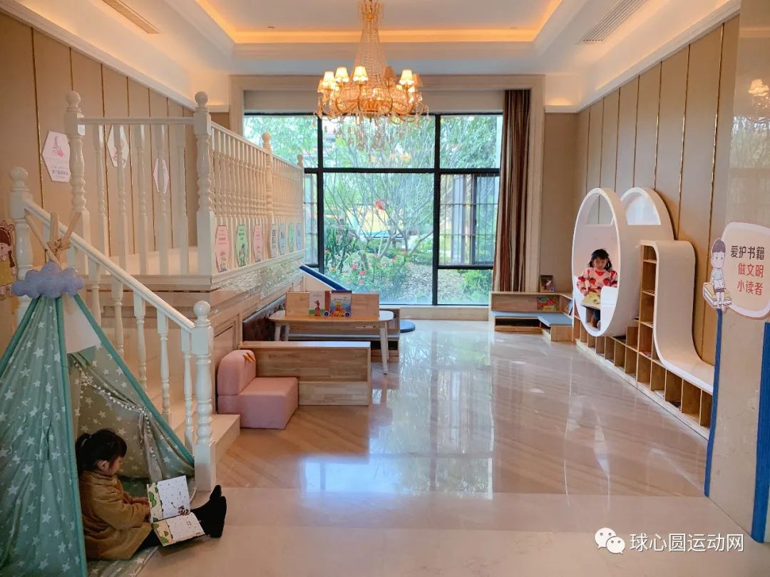 足球从娃娃抓起完整版,足球从娃娃抓起的前一句