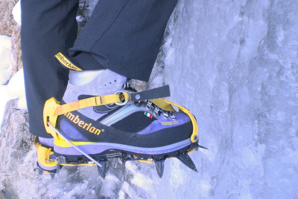 爬雪山必备用品,爬雪山需要的装备