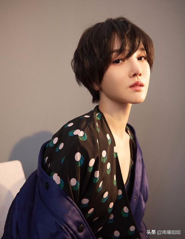 你的脸型适合披头发还是扎头发,扎什么发型发际线不会后移和秃头