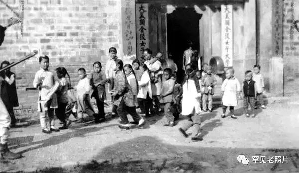 100年南京大桥绘画,南京红色100年