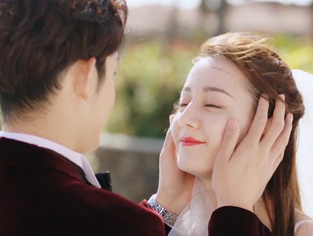 迪丽热巴穿婚纱照高清,迪丽热巴最配的婚纱照