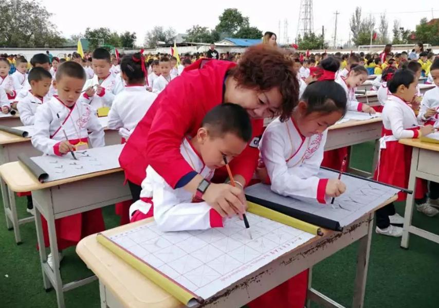 你见过“密码锁”字体吗？能认出的都是王者，老师：我还能行