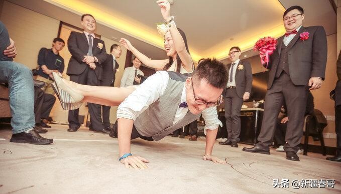 接亲游戏小攻略让你的婚礼更有趣,新郎接亲堵门游戏大全