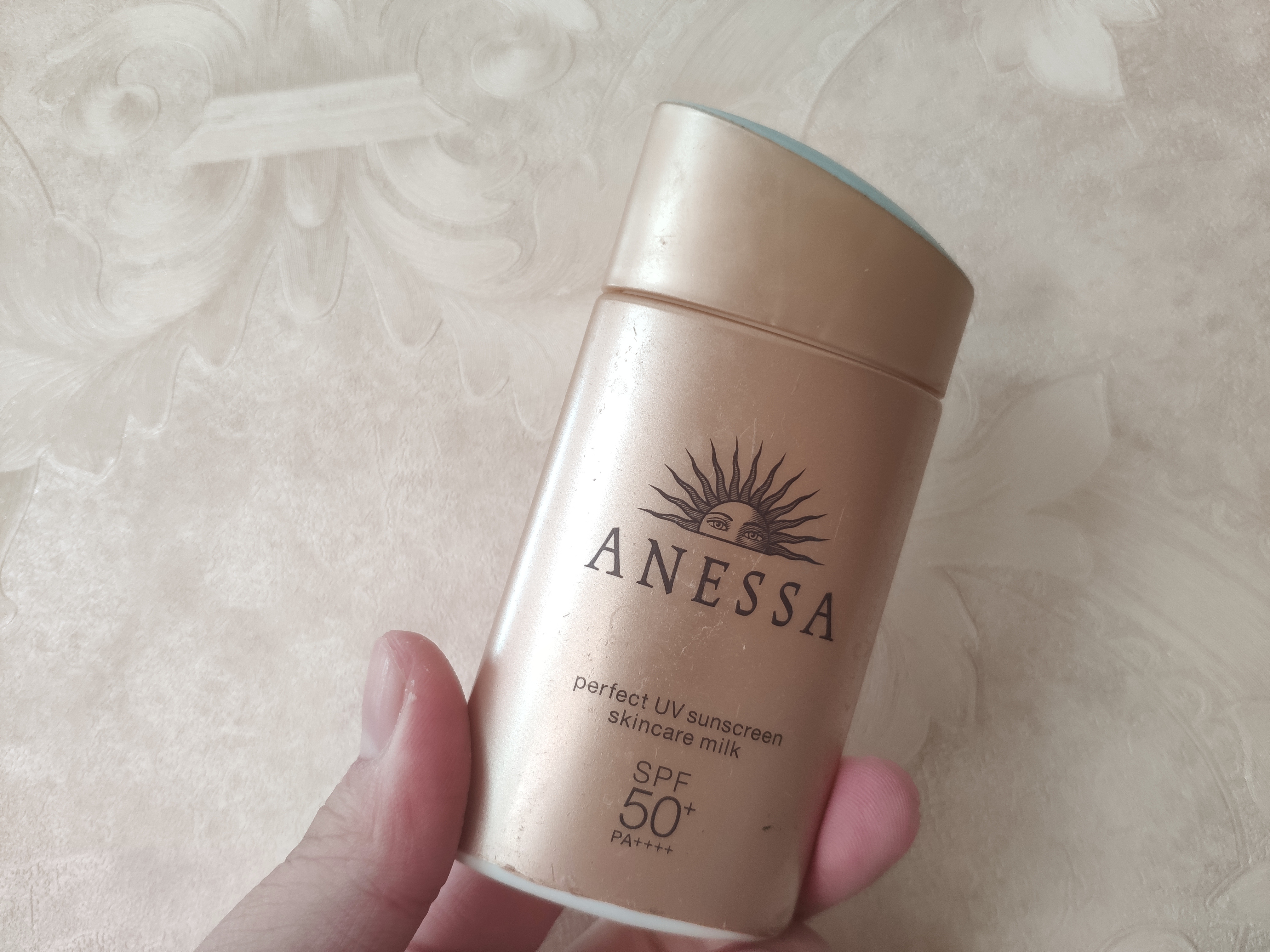 科颜氏防晒两个款哪个更适合油皮,科颜氏清爽防晒好用吗