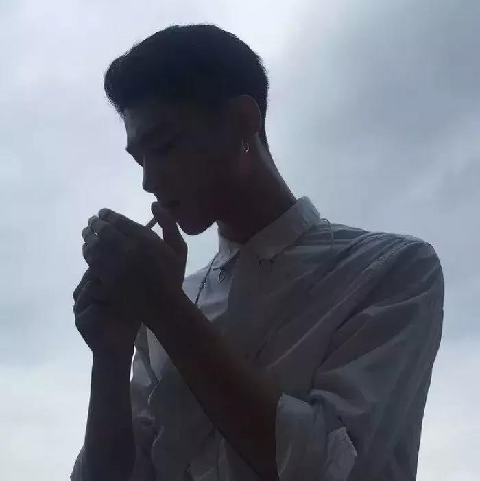 超丧成熟稳重的头像男,丧到极致的男生头像真人