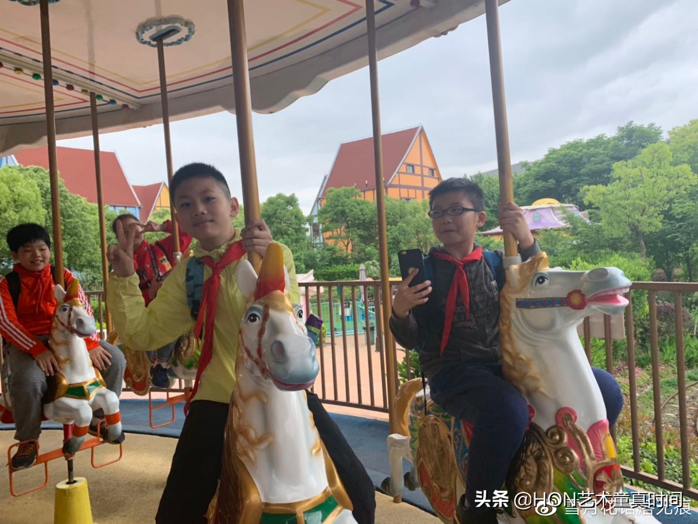 我们是时间旅行者寻找生命中的光,我们都是旅行者寻找生命中的光