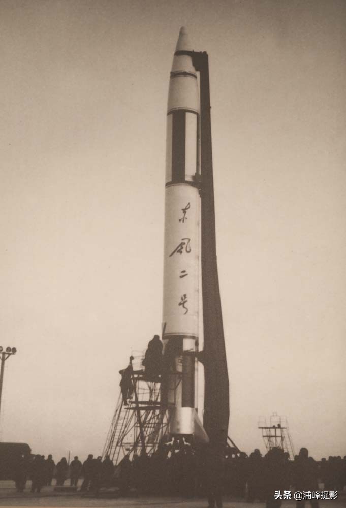 两弹一星分别是哪一年发射成功的,两弹一星是哪一年试验成功的