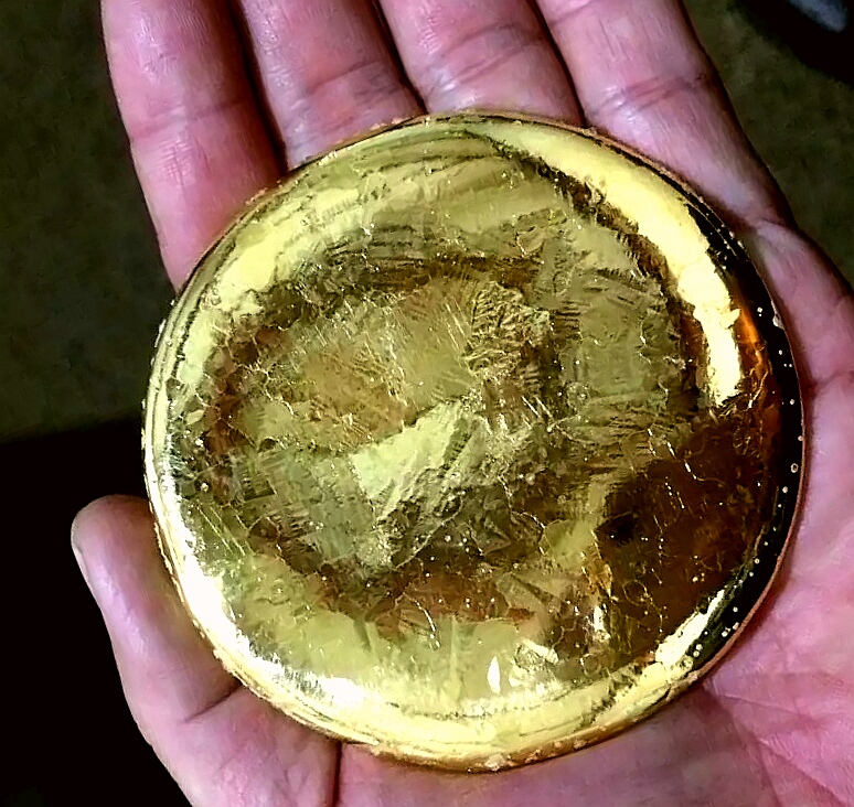 金矿里的黄金是啥样的,从金矿出来的黄金是什么样子的