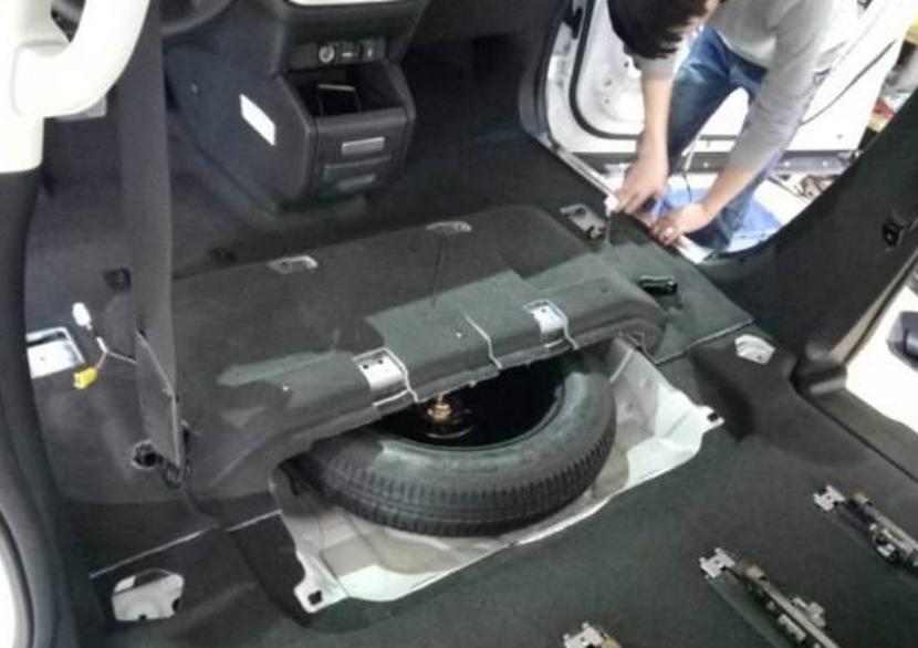 玩车报告法国车的奇葩设计,法系车奇葩设计