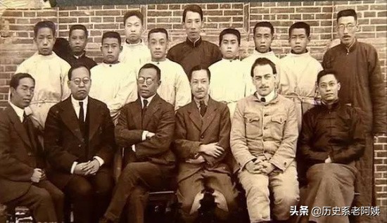 伍氏口罩对人类有什么贡献,第一个发明口罩的中国人